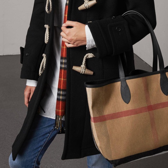 Burberry Medium Reversible Doodle Tote Bag - Unisex - Picture 4 of 8